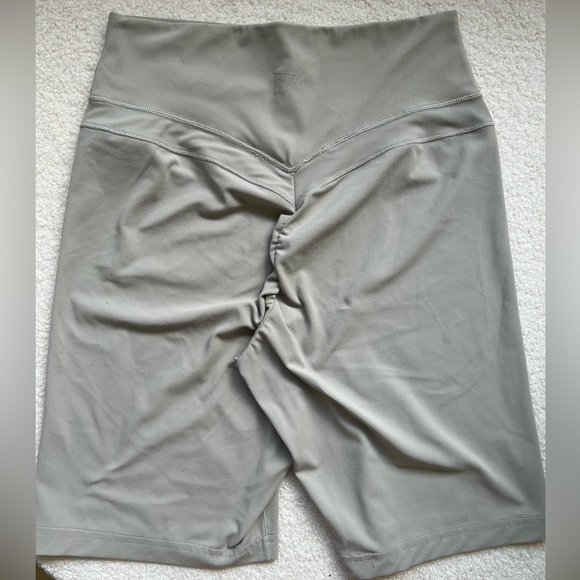 Whitney Simmons M Beige athletic shorts Gymshark - Picture 4 of 4